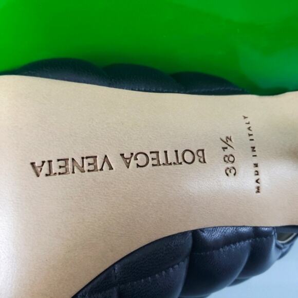 NWT$1,250 Bottega Veneta Black Quilted Padded Slingback Heeled Sandals Sz 8.5 - Picture 14 of 16